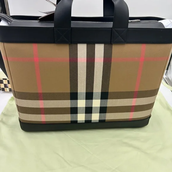 Women’s Burberry Ormond giant leather check tote bag made in Italy NWT - Picture 12 of 14